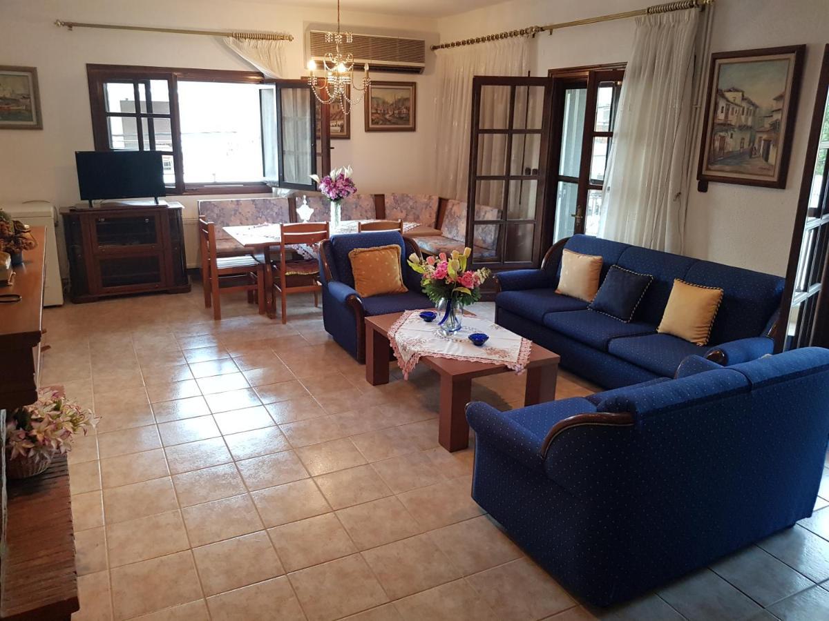 Ferienwohnung Rustic By The Sea Flogita Exterior foto
